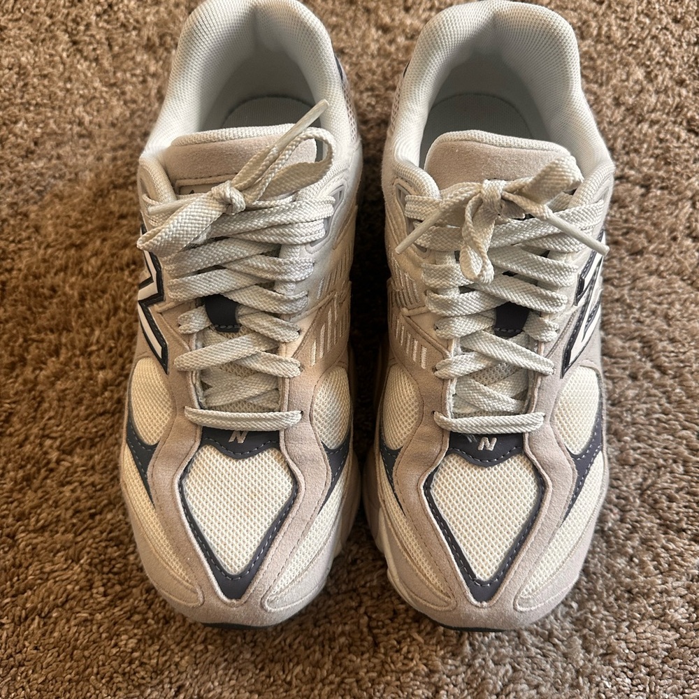 New Balance White and Gray Sneakers